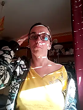 Snapshot of Dettybitch40 chatting on October 2025 02:36:02 PM Dettybitch40 online show from October 2025 02:36:02 PM