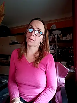 Snapshot of Dettybitch40 chatting on October 2025 08:07:01 AM Dettybitch40 online show from October 2025 08:07:01 AM