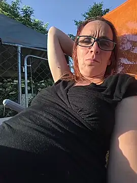 Dettybitch40 online show from May 2026 04:23:02 PM