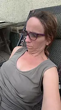 Dettybitch40 online show from July 2026 03:47:01 PM