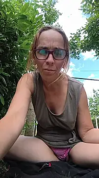 Dettybitch40 online show from July 2026 01:04:02 PM