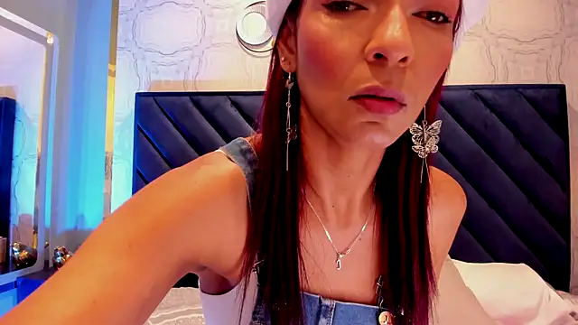 HannaPetit online show from November 2025 07:16:02 PM