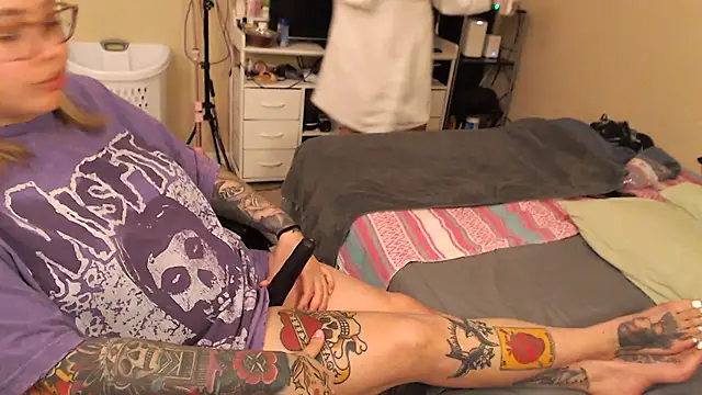 nativepumpkin95 online show from January 2025 06:44:02 AM