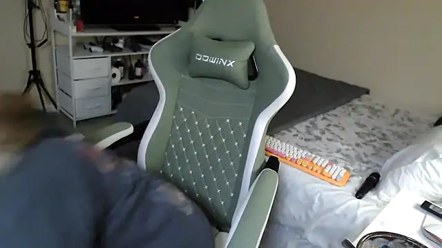 nativepumpkin95 online show from January 2025 01:37:02 AM