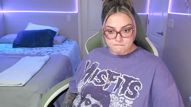 nativepumpkin95 online show from February 2025 10:08:02 PM