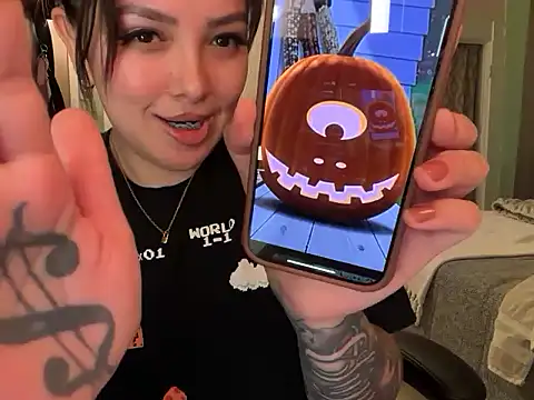 nativepumpkin95 online show from October 2025 02:01:02 AM