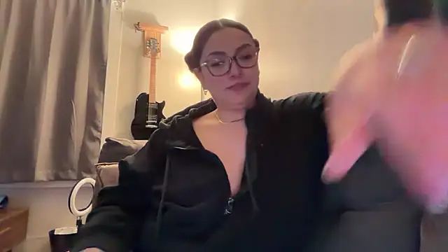 nativepumpkin95 online show from May 2026 02:19:01 AM