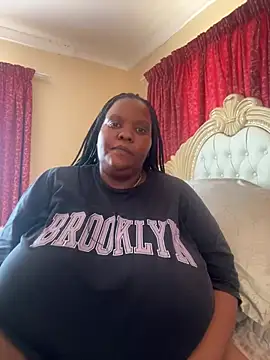 Snapshot of Michyboldy chatting on December 2024 10:55:02 AM Michyboldy online show from December 2024 10:55:02 AM