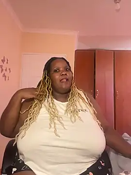 Snapshot of Michyboldy chatting on February 2025 08:46:01 AM Michyboldy online show from February 2025 08:46:01 AM