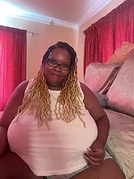 Snapshot of Michyboldy chatting on February 2025 05:30:02 AM Michyboldy online show from February 2025 05:30:02 AM