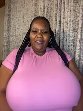 Snapshot of Michyboldy chatting on December 2025 01:00:01 AM Michyboldy online show from December 2025 01:00:01 AM