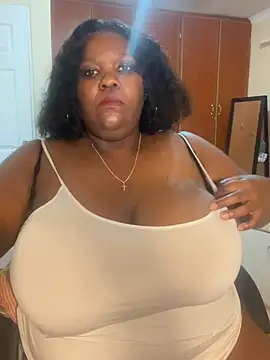 Snapshot of Michyboldy chatting on February 2026 12:18:01 AM Michyboldy online show from February 2026 12:18:01 AM