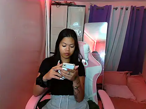 young salsalita online show from March 2025 03:42:02 PM