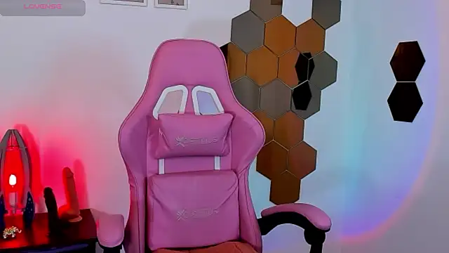 tastymeli online show from April 2026 08:44:01 PM