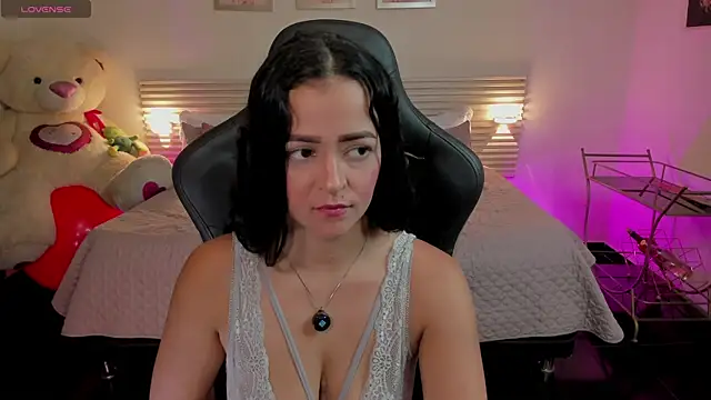 Snapshot of New_Arab_Kingdom chatting on October 2025 05:51:02 PM New Arab Kingdom online show from October 2025 05:51:02 PM