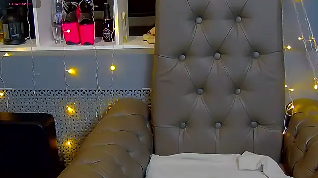 EveLibston online show from February 2025 11:17:02 AM