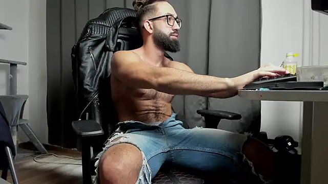 liamaesthetic online show from January 2025 07:50:01 AM