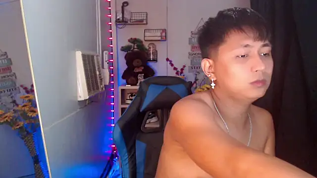 Snapshot of khael_moreno chatting on December 2025 06:08:02 AM khael moreno online show from December 2025 06:08:02 AM