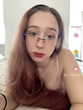 tsuki chan on online show from June 2026 05:50:02 PM