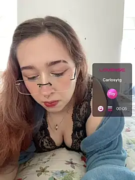 tsuki chan on online show from June 2026 04:42:01 PM
