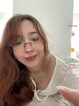 tsuki chan on online show from June 2026 04:52:02 PM