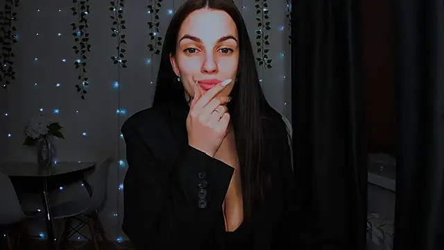 Snapshot of KarlaSim chatting on January 2025 02:14:01 PM KarlaSim online show from January 2025 02:14:01 PM