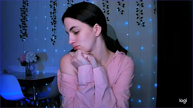 Snapshot of KarlaSim chatting on February 2025 12:38:02 AM KarlaSim online show from February 2025 12:38:02 AM