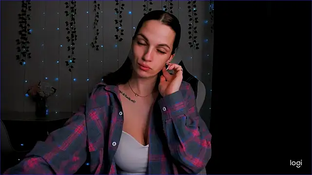 Snapshot of KarlaSim chatting on February 2025 09:26:02 PM KarlaSim online show from February 2025 09:26:02 PM