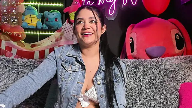 Snapshot of Emilyjhonson_01 chatting on February 2025 01:35:02 PM Emilyjhonson 01 online show from February 2025 01:35:02 PM