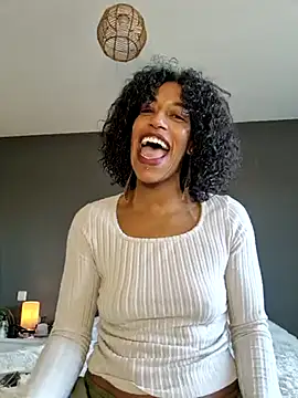 Snapshot of Goldenlace chatting on February 2025 10:49:01 AM Goldenlace online show from February 2025 10:49:01 AM