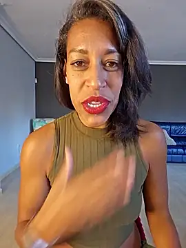 Snapshot of Goldenlace chatting on November 2025 09:48:02 AM Goldenlace online show from November 2025 09:48:02 AM