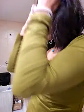 Snapshot of Goldenlace chatting on January 2026 12:00:01 PM Goldenlace online show from January 2026 12:00:01 PM