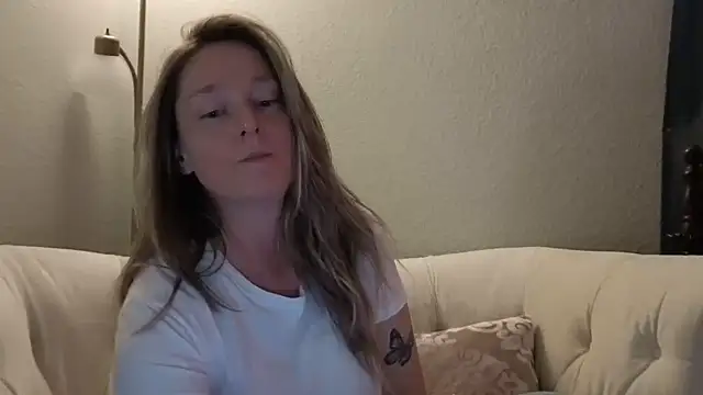 Snapshot of Vivian_MayXxX chatting on November 2025 11:37:02 PM Vivian MayXxX online show from November 2025 11:37:02 PM