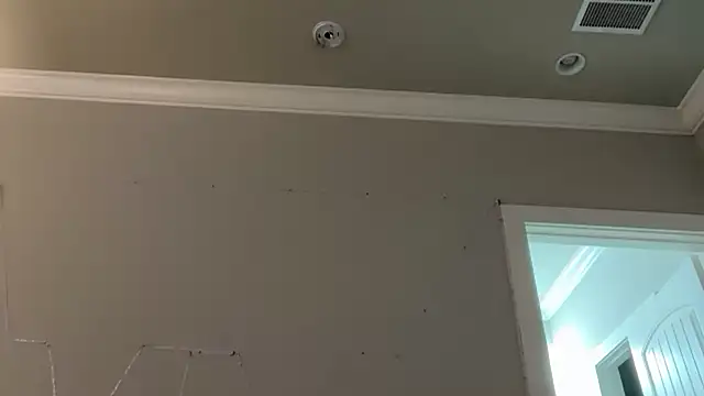 Snapshot of Vivian_MayXxX chatting on December 2025 09:32:02 PM Vivian MayXxX online show from December 2025 09:32:02 PM