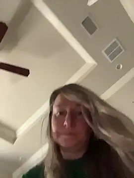 Snapshot of Vivian_MayXxX chatting on February 2026 05:29:01 PM Vivian MayXxX online show from February 2026 05:29:01 PM