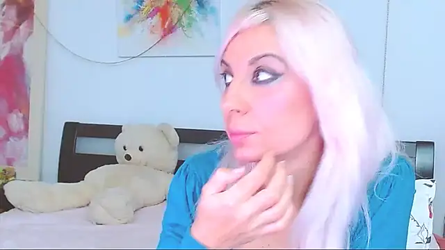 HoneyLara online show from October 2025 11:17:02 PM