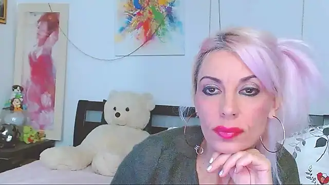 HoneyLara online show from October 2025 09:19:02 PM