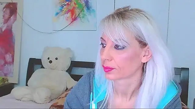 HoneyLara online show from February 2026 12:53:01 AM