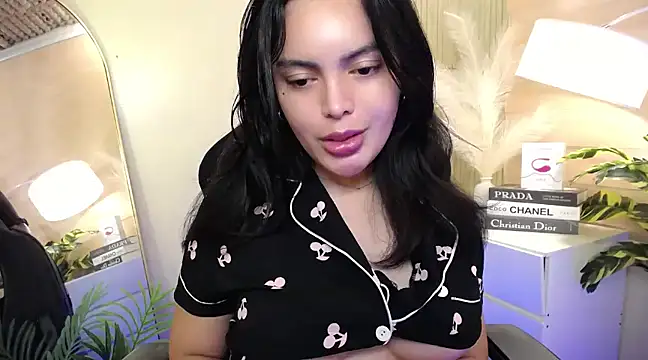 HotstuffCherrySummer online show from January 2025 11:56:02 AM