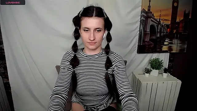 MaryEm976 online show from March 2025 12:00:01 PM