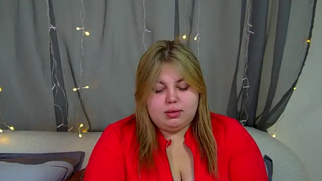 Snapshot of LillianKim chatting on November 2025 06:40:01 PM LillianKim online show from November 2025 06:40:01 PM