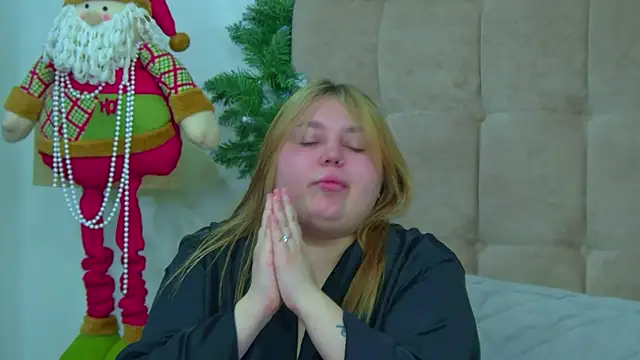 Snapshot of LillianKim chatting on December 2025 06:31:01 AM LillianKim online show from December 2025 06:31:01 AM