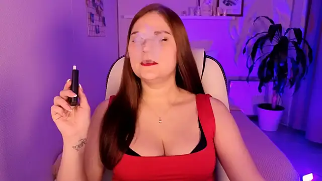 Snapshot of Ellis_Foxy chatting on December 2025 03:28:02 PM Ellis Foxy online show from December 2025 03:28:02 PM