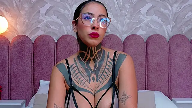 NicoleBlum online show from July 2026 01:36:01 PM
