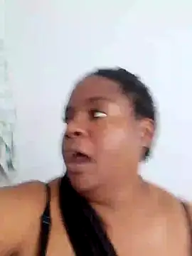 Snapshot of bigtitssxx chatting on October 2025 05:56:01 PM bigtitssxx online show from October 2025 05:56:01 PM