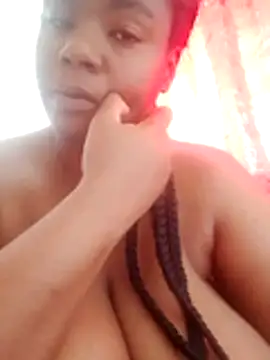 Snapshot of bigtitssxx chatting on November 2025 06:12:01 PM bigtitssxx online show from November 2025 06:12:01 PM