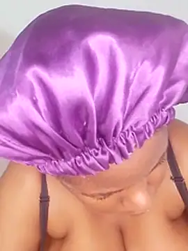 Snapshot of bigtitssxx chatting on April 2026 03:33:01 AM bigtitssxx online show from April 2026 03:33:01 AM