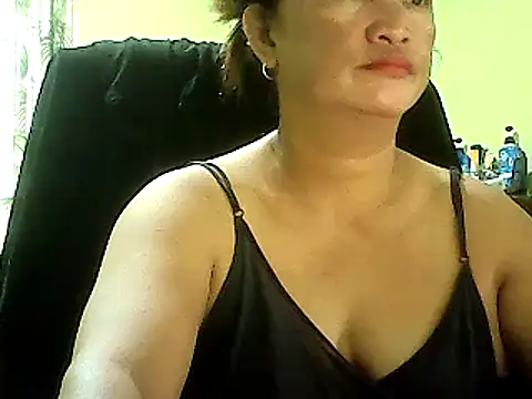 Snapshot of hott_scarlett chatting on March 2025 10:48:02 PM hott scarlett online show from March 2025 10:48:02 PM