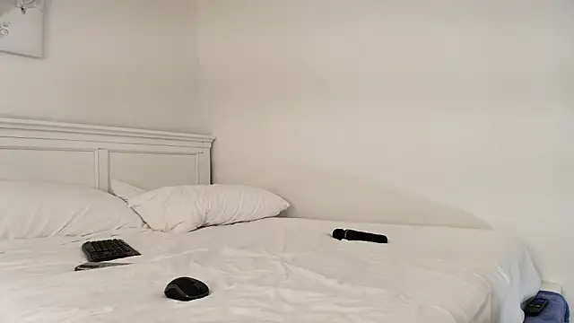 xxxvibesxo online show from February 2025 12:30:01 AM