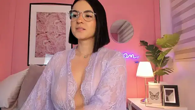 Snapshot of SoySaraa chatting on January 2025 05:41:02 AM SoySaraa online show from January 2025 05:41:02 AM